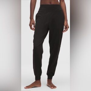 Lululemon Align Jogger 28" - High Waist in Black  - size 6